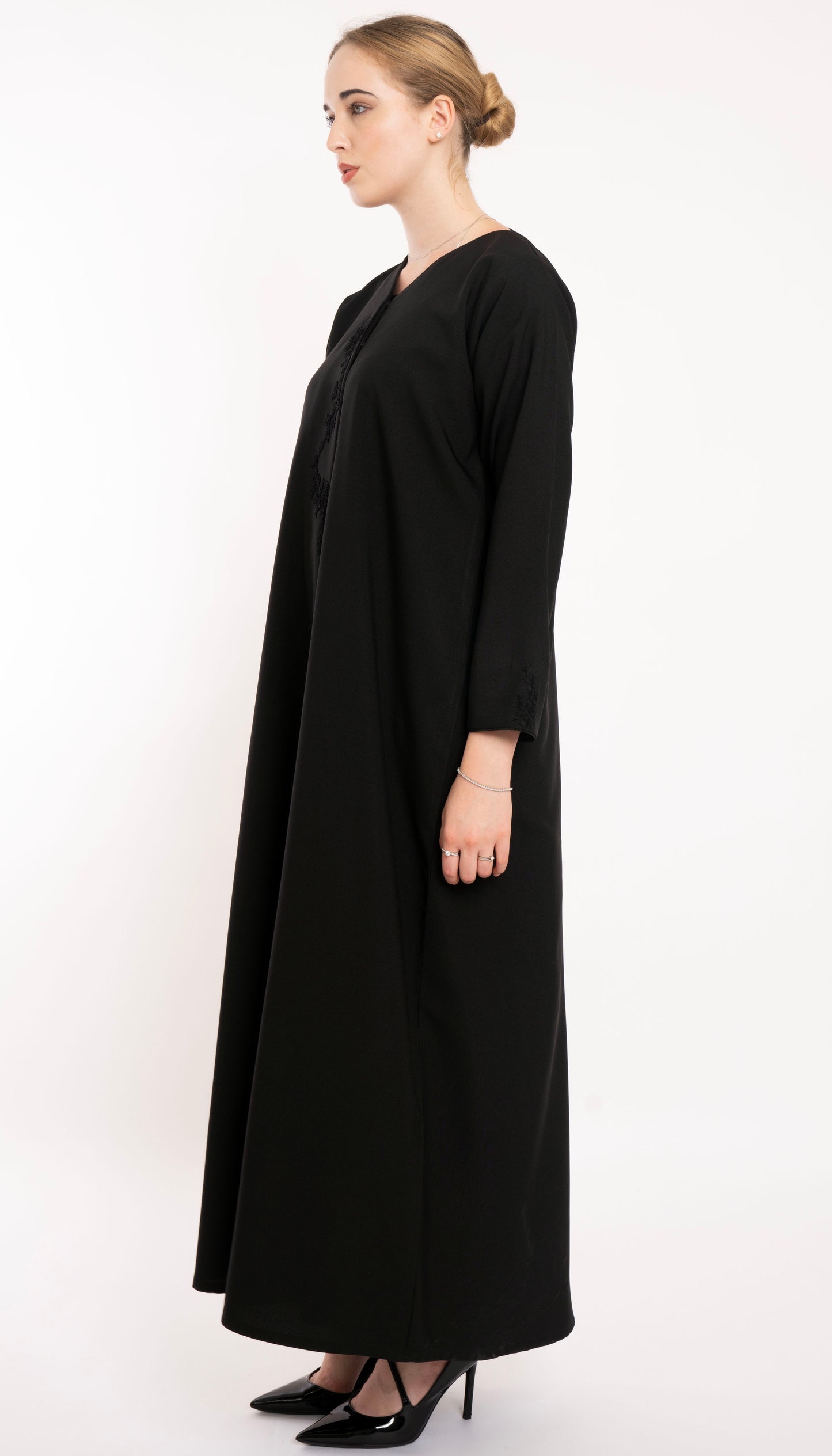 Floral Thread Work Elegance In Overlapping Pattern Abaya