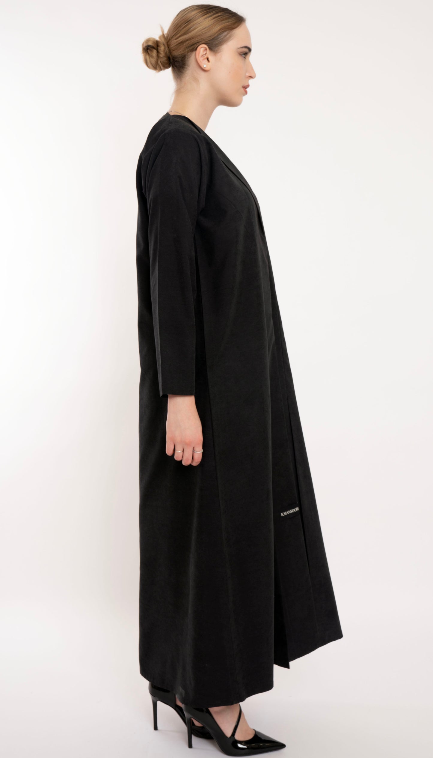 Collar Abaya With Box Pleat Design