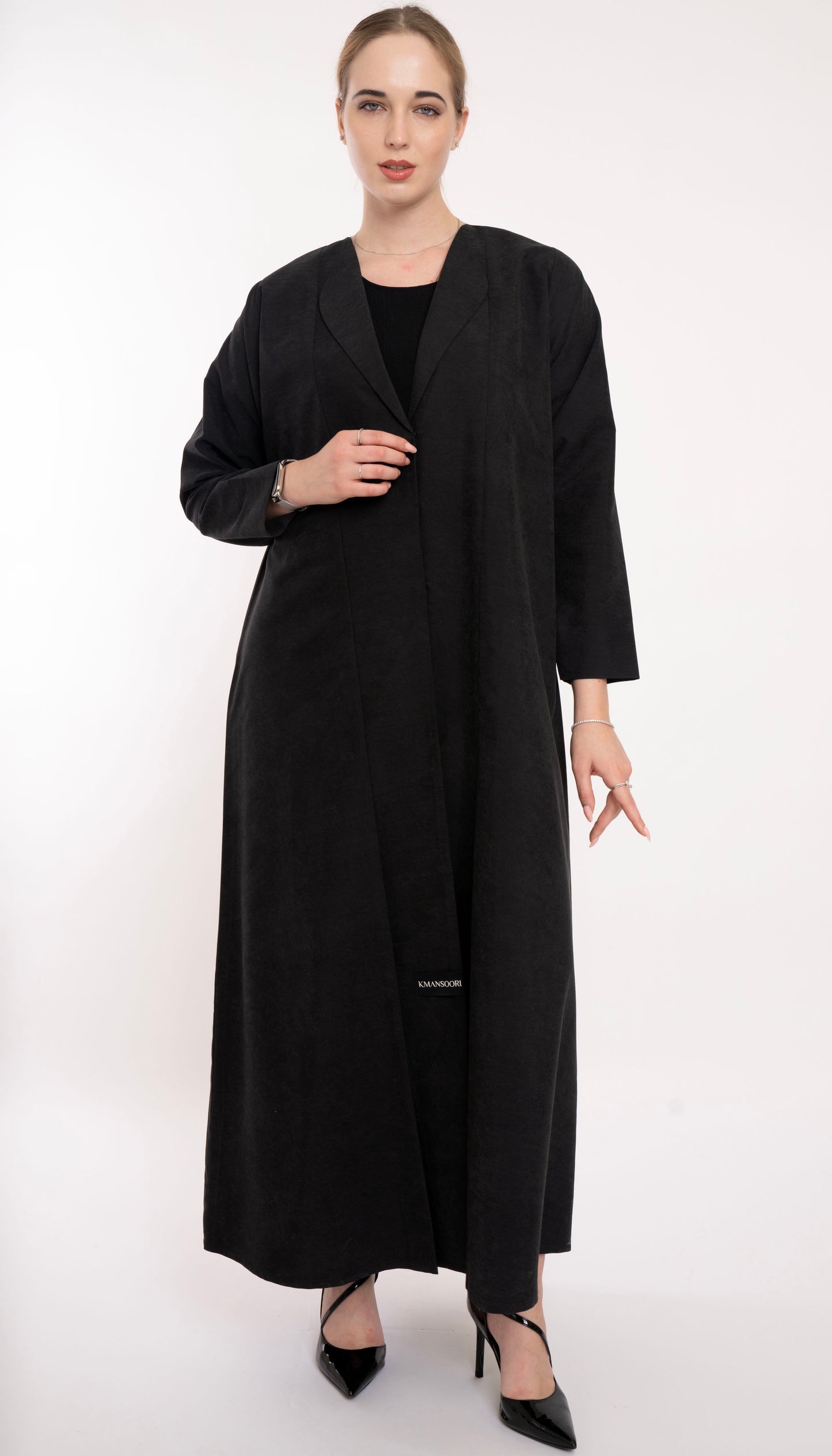 Collar Abaya With Box Pleat Design