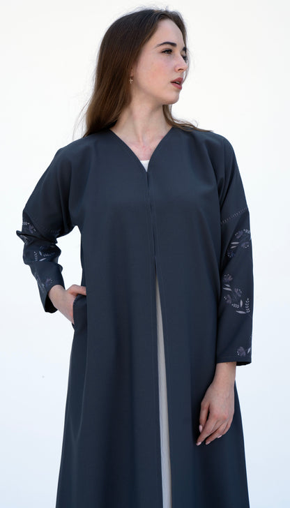 Elegant Floral Embroidered Sleeve Pattern With Side Pockets