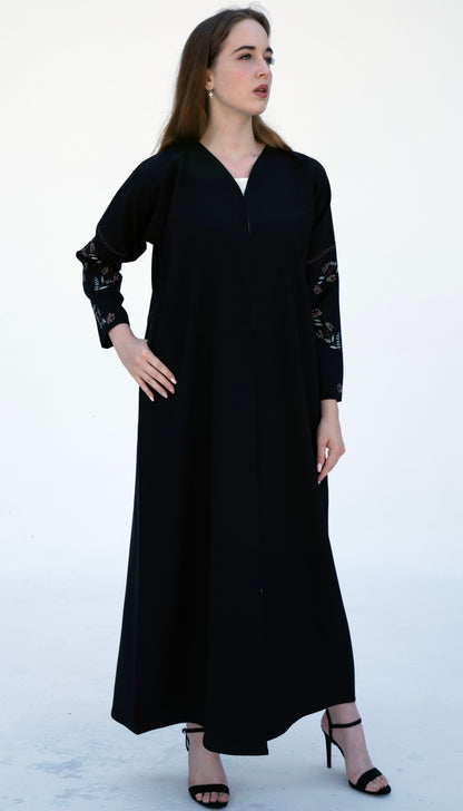 Elegant Floral Embroidered Sleeve Pattern With Side Pockets
