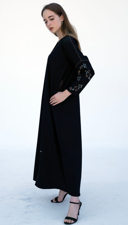 Elegant Floral Embroidered Sleeve Pattern With Side Pockets