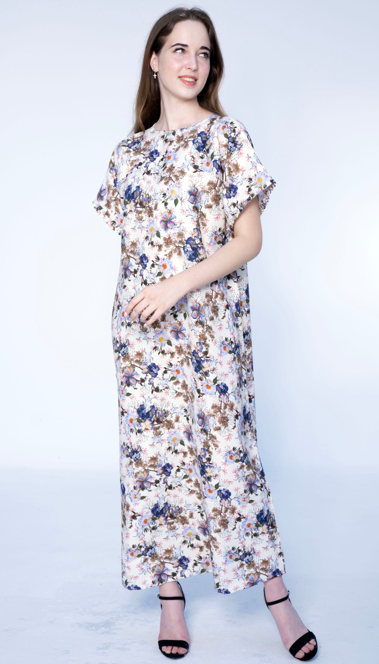 ملابس كاجوال بسيطة مصنوعة من قماش مطبوع عليه زهور