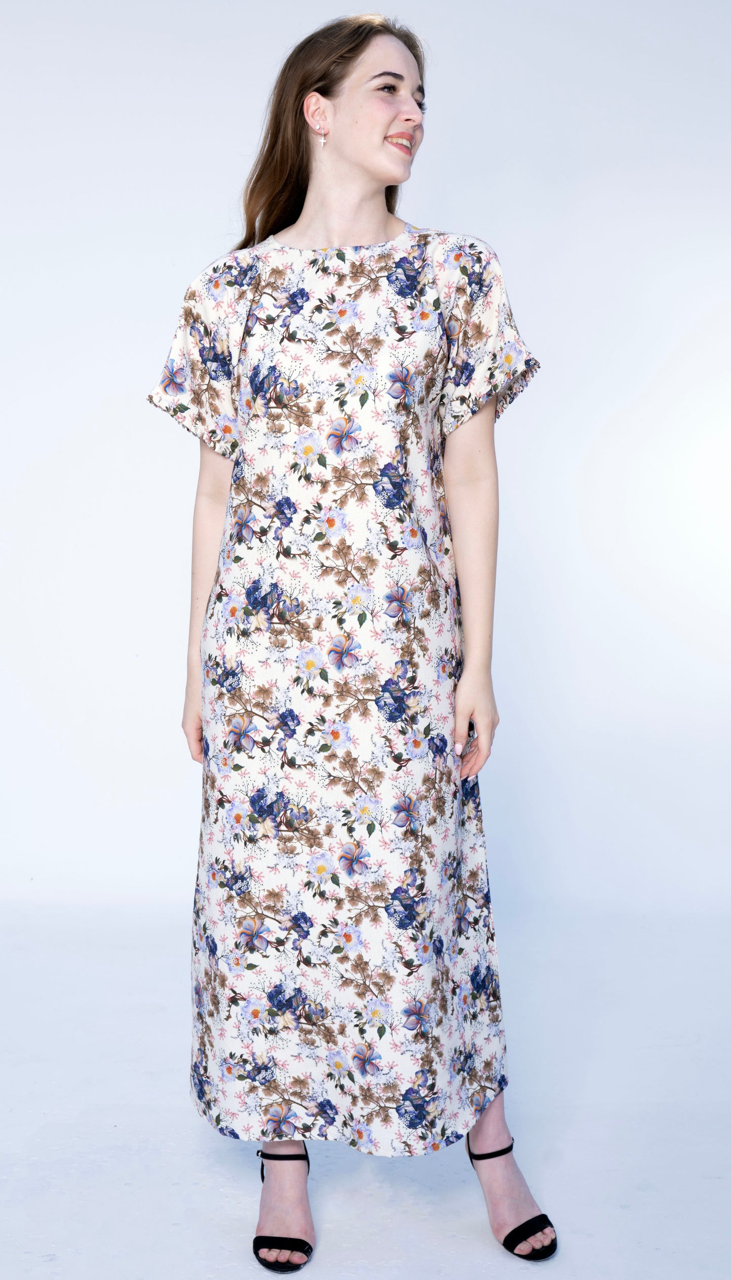 ملابس كاجوال بسيطة مصنوعة من قماش مطبوع عليه زهور