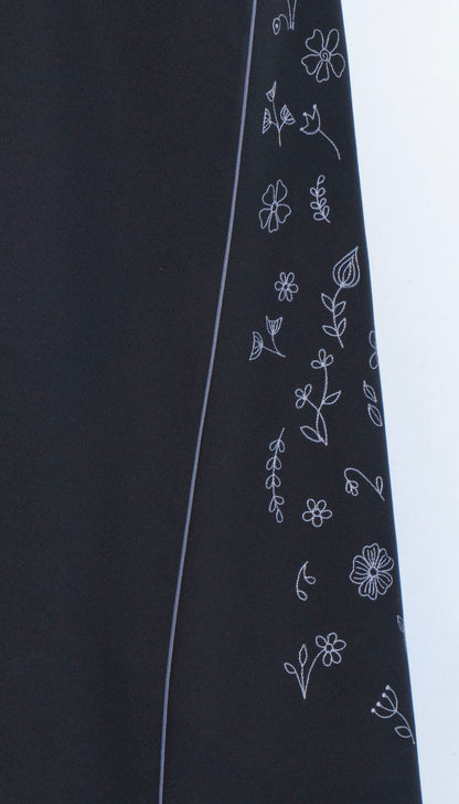 Simple Floral Embroidery On Both Sides  With Piping Detailing