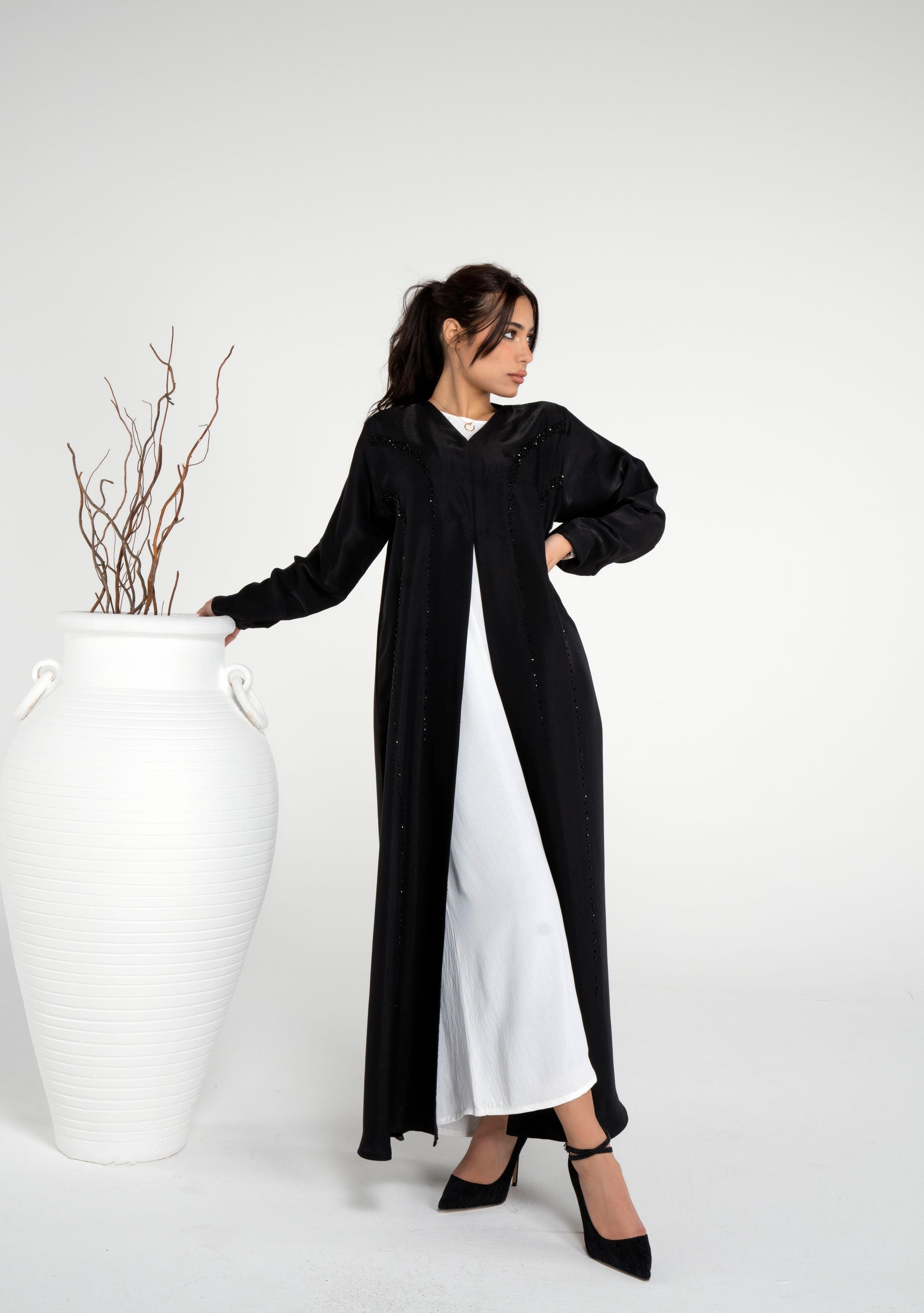 Black abaya available in Dubai online