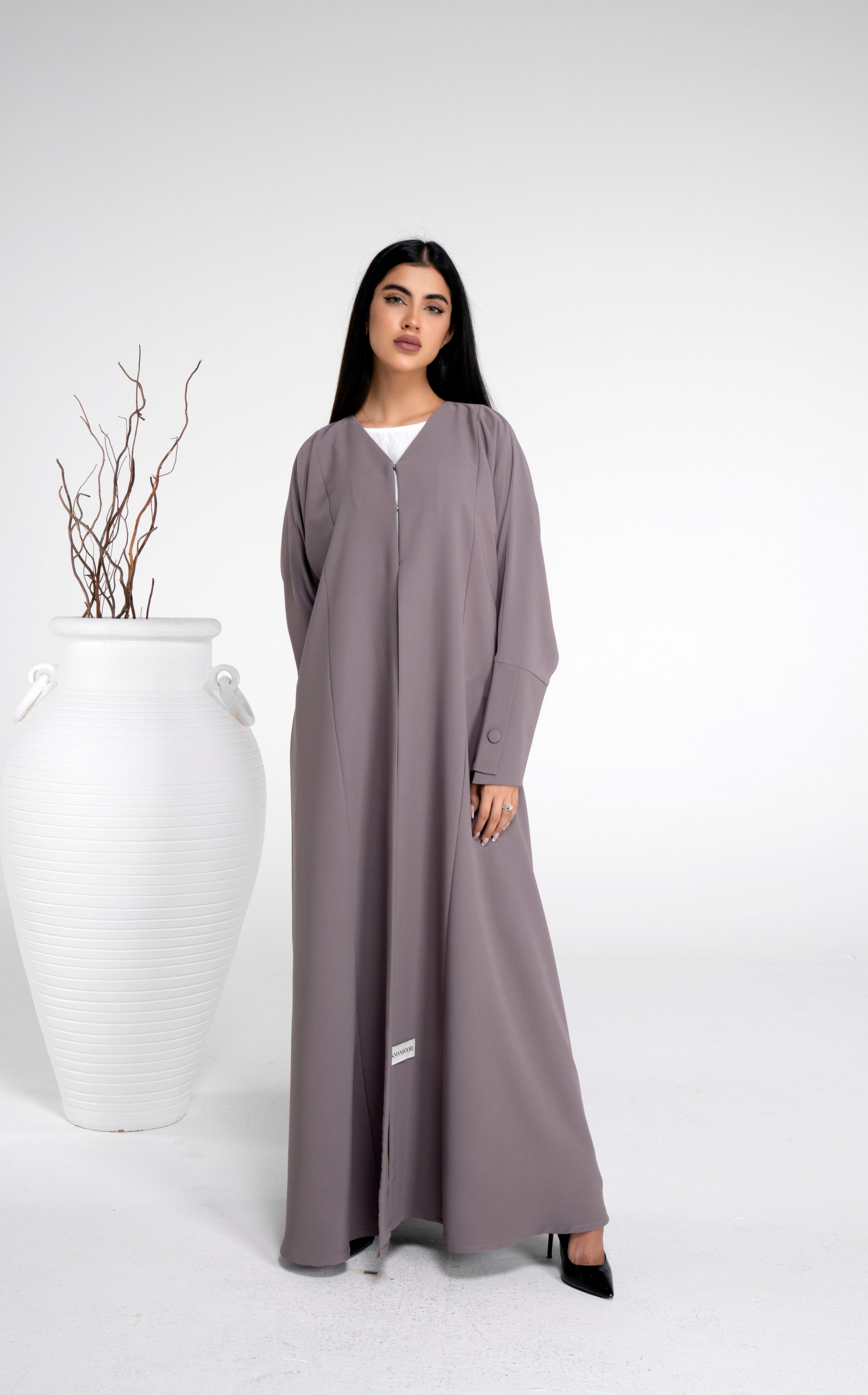 Brown sada abaya with stylised pattern sleeve