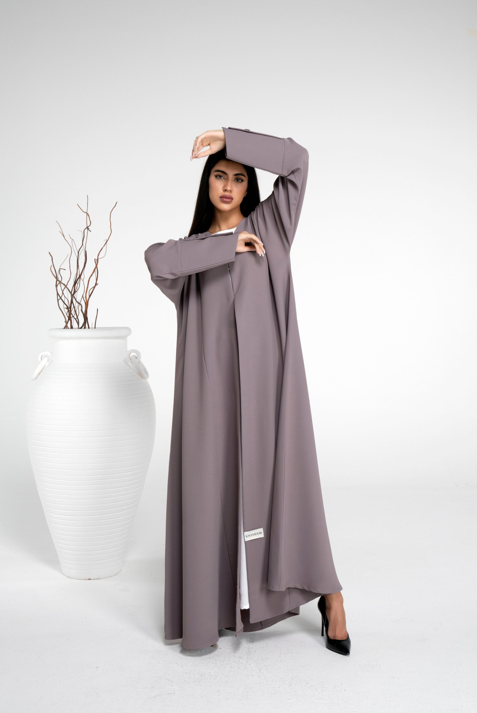 Sada abaya with stylised pattern sleeve