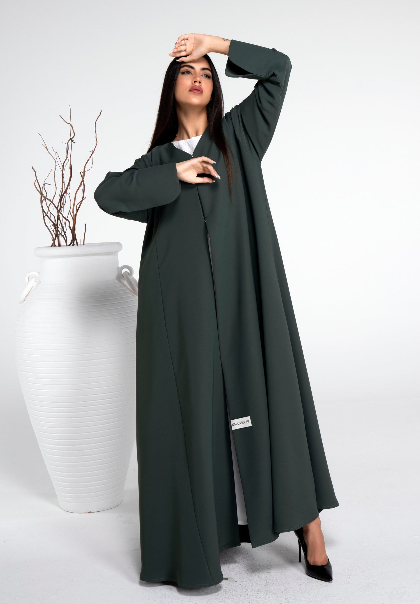 Sada Abaya In Curve Design Cut Sleeve