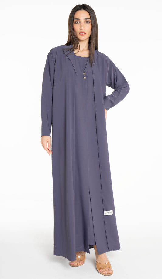 عباية سادة بتصميم ياقة مع أزرار معززة