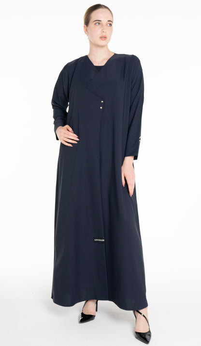 Sada Abaya With Button Highlights