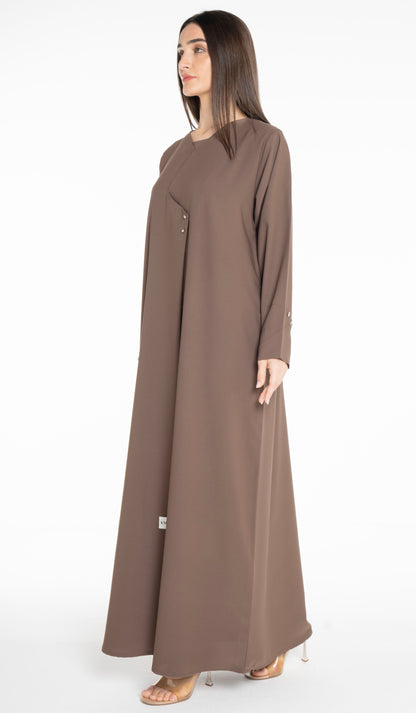Sada Abaya With Button Highlights