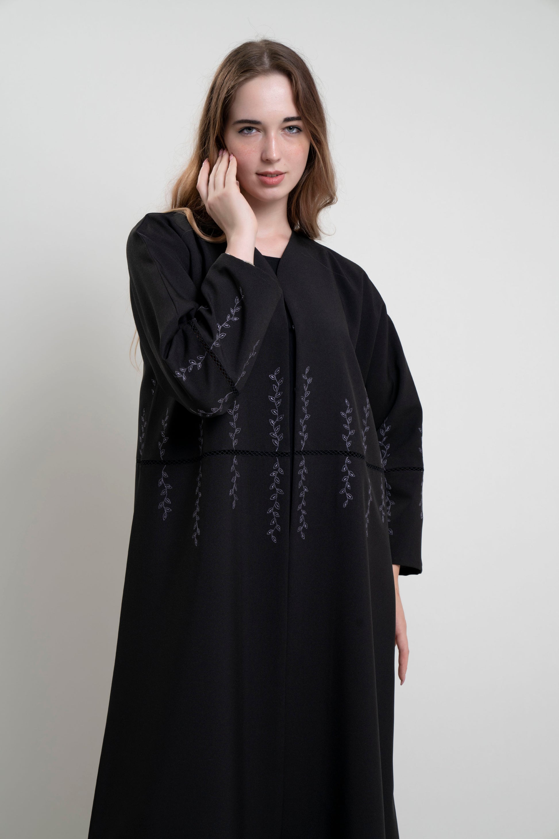 Black abaya for women for sale in Dubai
