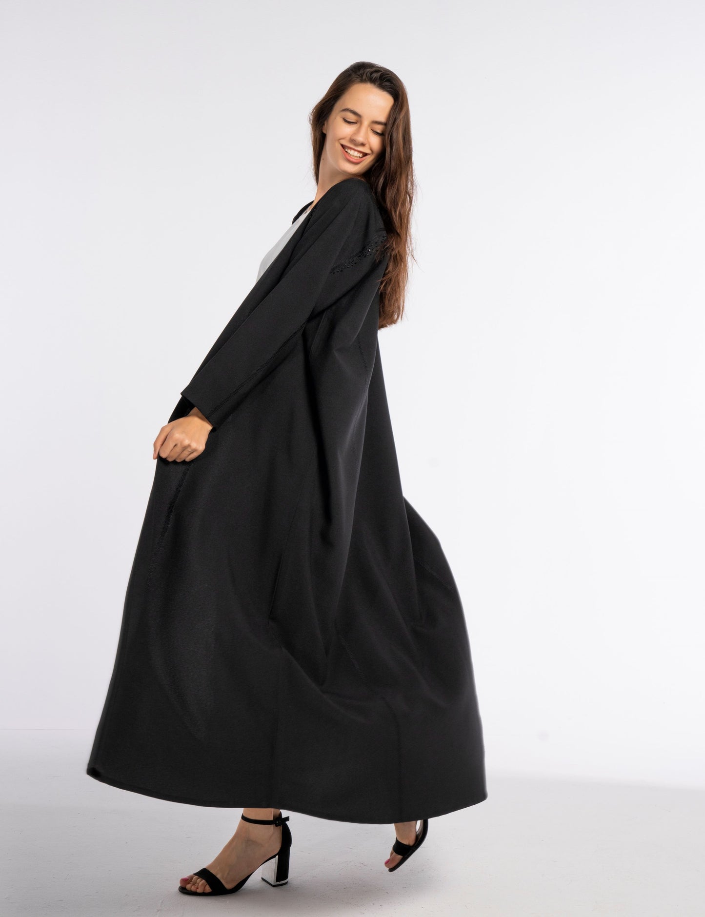 black bisht abaya in Dubai