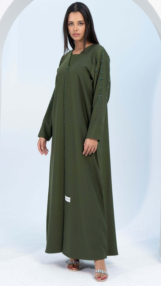 عباية باللون الأخضر برقبة على شكل حرف V مع زخارف على شكل نجمة على الأكمام والغطاء